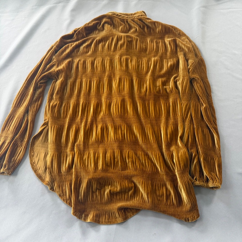 Free People Gold Velvet Blouse Womens Large Smocked Boho Velour Crinkle Oversize - Picture 9 of 10